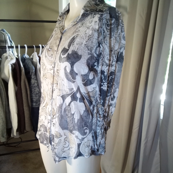 David Cline Monochrome Patterned Top - Picture 3 of 3